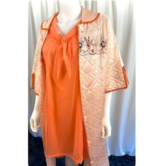 Vintage 60’s Elegant Lady Montreal Long Quilted Bed Jacket - Coat - Robe - XS/S - Picture 5 of 10